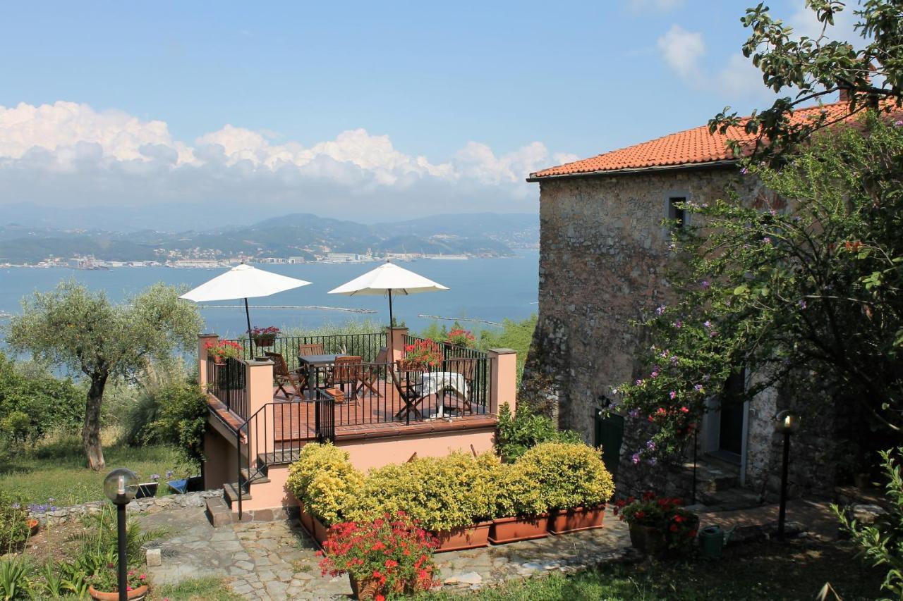 Agriturismo Terrazza Sul Golfo - Il Casale Villa La Spezia Exterior photo